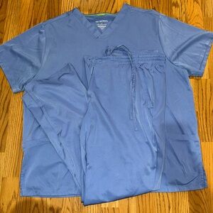 Healing Hands Works 2XL Scrub Top and bottoms. Ceil Blue.
